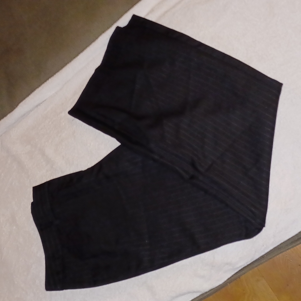 Black/Pinstripe wide leg career pants,side/back pockets EXCELLENT COND
